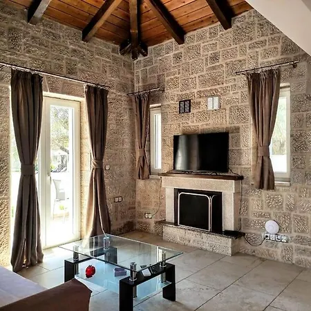 Villa *drosia*/5' From Town & Sea/mountain View Frínion
